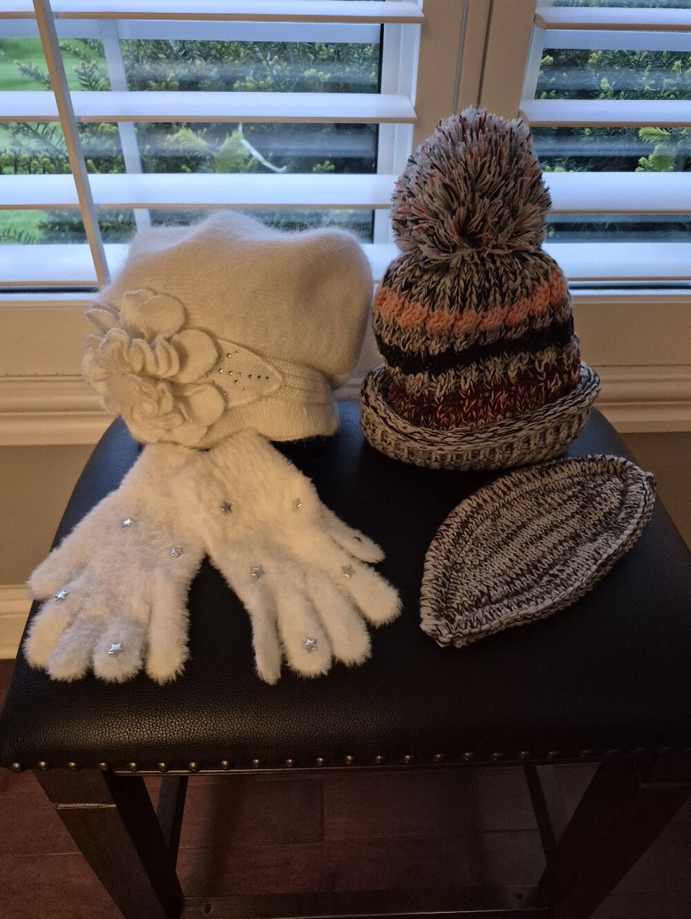 Knit Flower Hat with Star Gloves & Built-In Face Mask - Gray & Burgundy [2]
